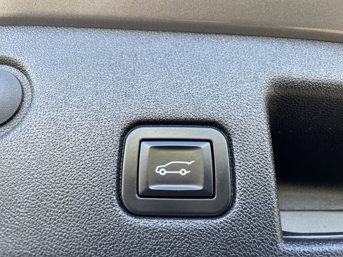 Used 2019 Chevrolet Equinox LT AWD/4WD image 29