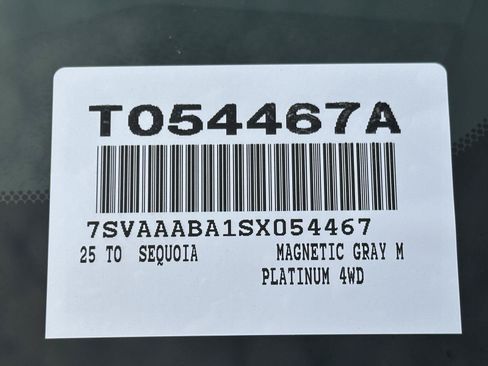 Used 2025 Toyota Sequoia Platinum AWD/4WD image 15