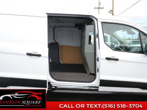 Used 2022 Ford Transit Connect XLT image 17