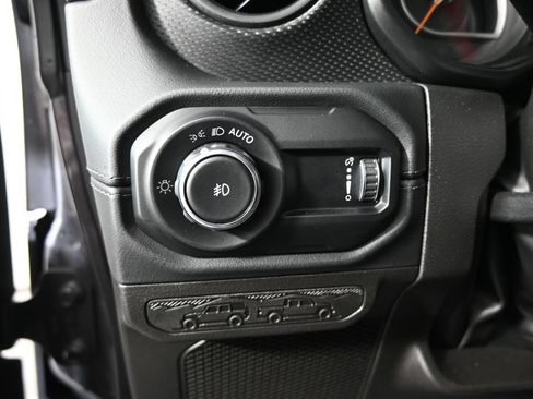 Used 2024 Jeep Wrangler Unlimited Rubicon w/ Dual Top Group AWD/4WD image 25