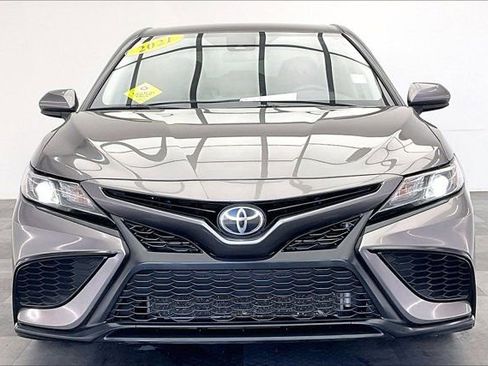 Used 2021 Toyota Camry SE FWD image 2