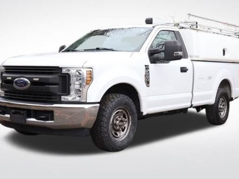 Used 2018 Ford F250 XL w/ Power Equipment Group image 3