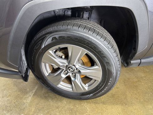 Used 2025 Toyota RAV4 XLE AWD/4WD image 5