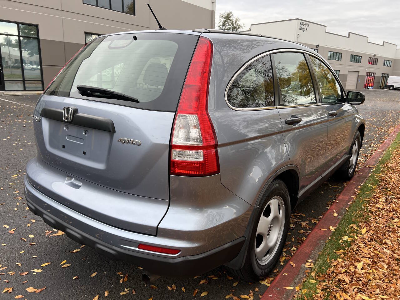 Used 2011 Honda CR-V LX image 3