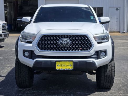 Used 2019 Toyota Tacoma TRD Off-Road w/ Technology Package image 2