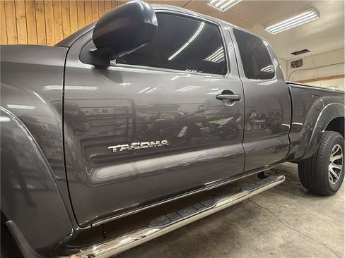 Used 2012 Toyota Tacoma 4x4 Access Cab w/ SR5 Pkg image 12