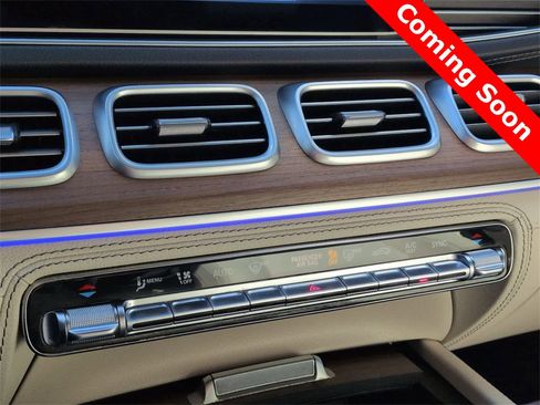 Used 2024 Mercedes-Benz GLS 450 4MATIC image 29
