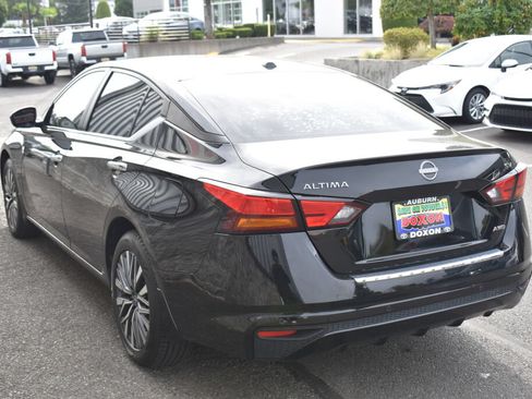 Used 2023 Nissan Altima 2.5 SV AWD/4WD image 7