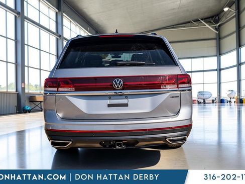Used 2025 Volkswagen Atlas SE AWD/4WD image 33