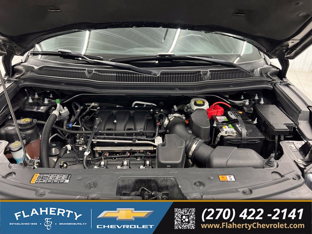 Used 2018 Ford Explorer XLT w/ Equipment Group 202A AWD/4WD image 16