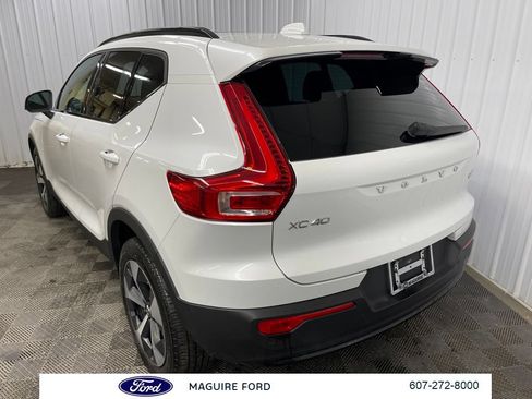 Used 2023 Volvo XC40 B5 Plus w/ Driver Assist Package AWD/4WD image 11