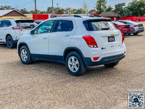 Used 2019 Chevrolet Trax LT w/ LT Convenience Package image 5
