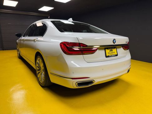 Used 2016 BMW 740i RWD image 4