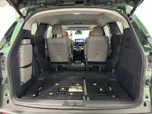 Used 2025 Toyota Sienna XLE image 54