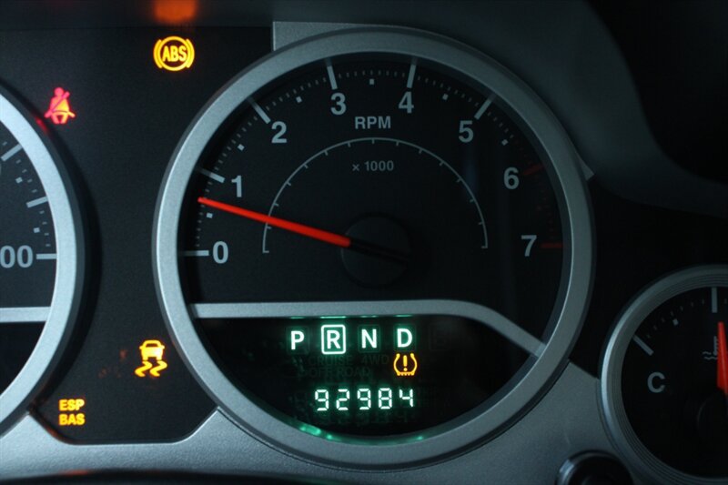 Used 2009 Jeep Wrangler Unlimited Sahara AWD/4WD image 7