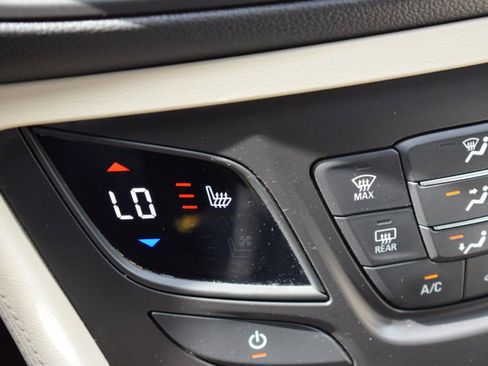Used 2020 Buick Envision Essence w/ Experience Buick Package FWD image 29