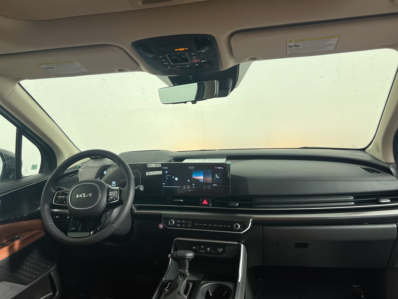 New 2026 Kia Carnival SX w/ SX Dark Edition Package FWD image 31