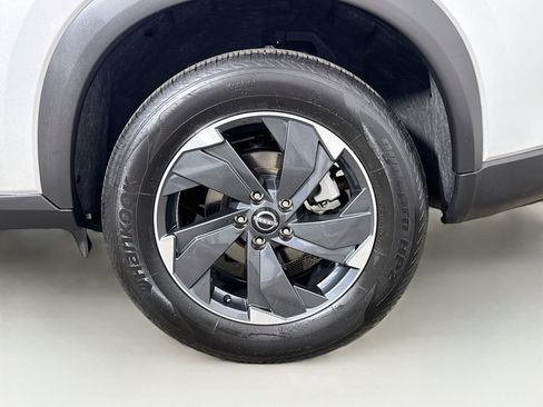 Used 2025 Nissan Rogue SV AWD/4WD image 25