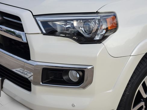 Used 2020 Toyota 4Runner Limited AWD/4WD image 35