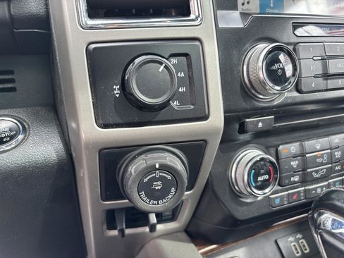 Used 2016 Ford F150 Lariat w/ Equipment Group 502A Luxury AWD/4WD image 13