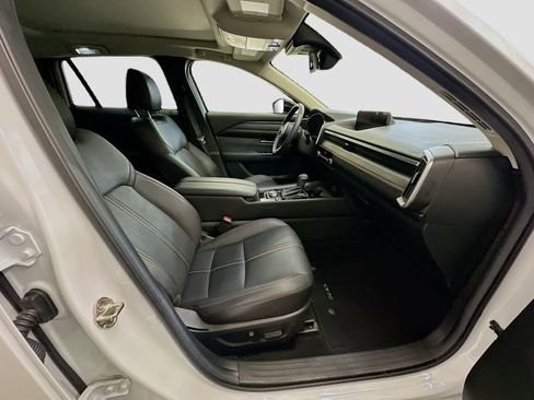 Used 2025 MAZDA CX-50 AWD 2.5 Hybrid w/ Premium Pkg image 32