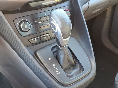 Used 2022 Ford Transit Connect XLT image 21