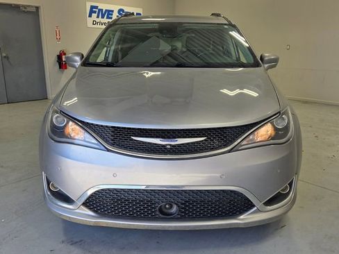 Used 2020 Chrysler Pacifica Touring-L Plus w/ Tire & Wheel Group image 2