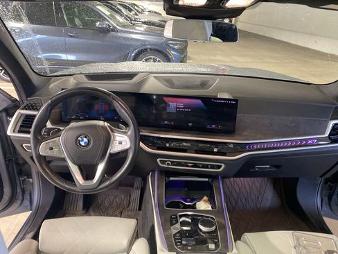Used 2023 BMW X7 xDrive40i w/ Premium Package image 10