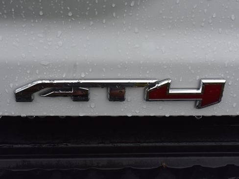 Used 2026 GMC Canyon AT4 w/ Technology Plus Package AWD/4WD image 5