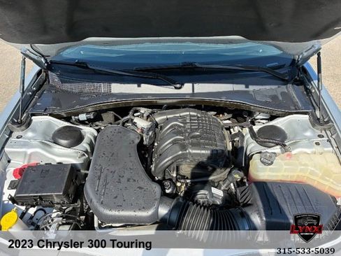Used 2023 Chrysler 300 Touring w/ Safetytec Plus Group RWD image 33