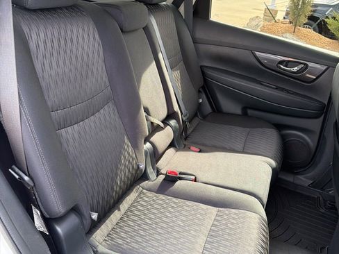 Used 2018 Nissan Rogue SV image 41