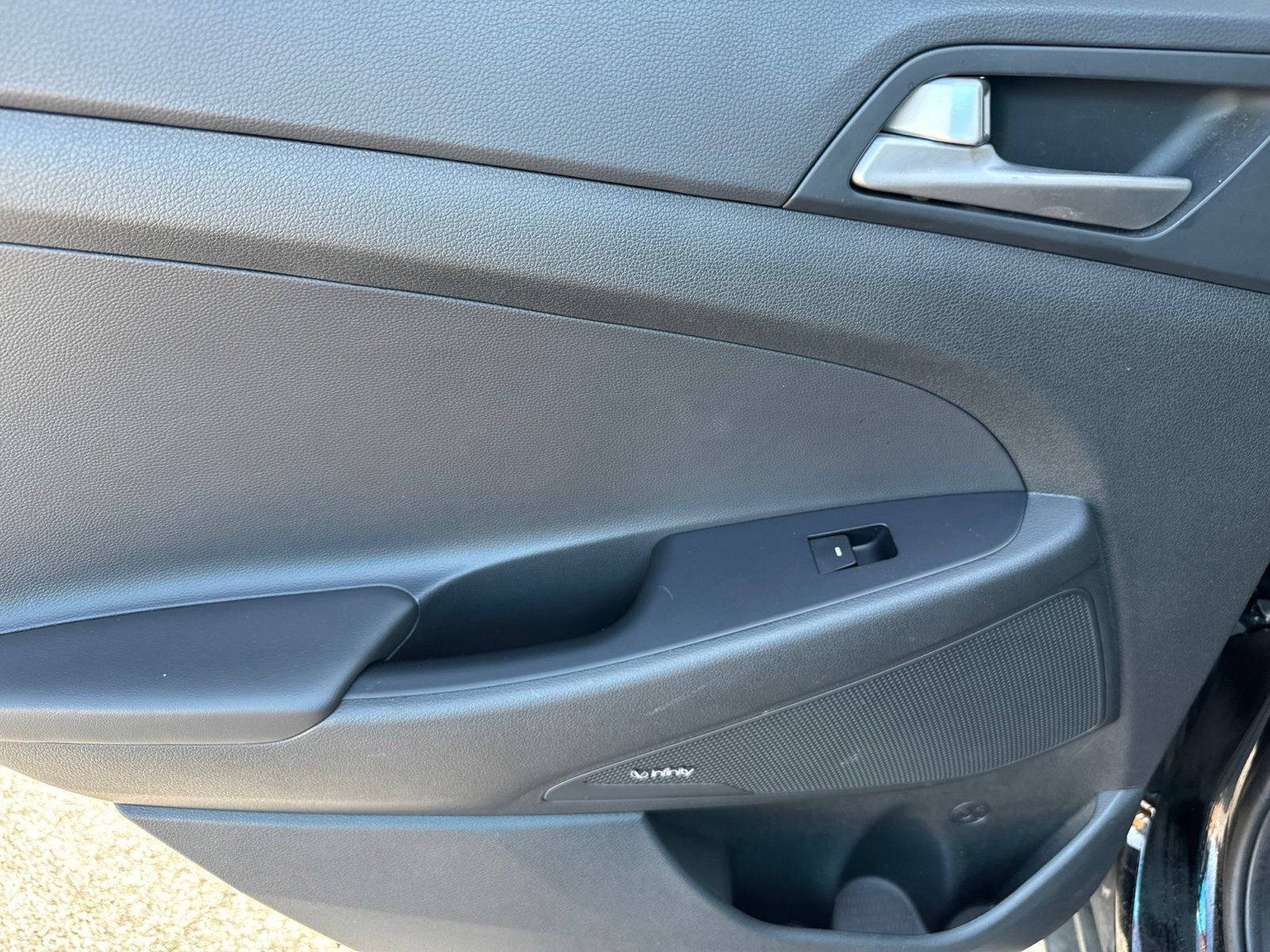 Used 2020 Hyundai Tucson Sport FWD image 12