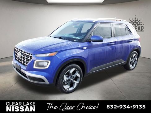 Used 2024 Hyundai Venue Limited FWD image 3