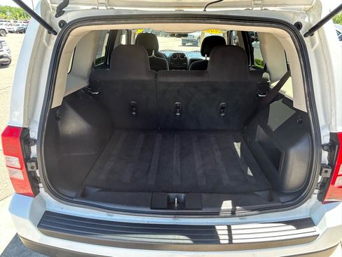 Used 2016 Jeep Patriot Sport w/ Power Value Group FWD image 17