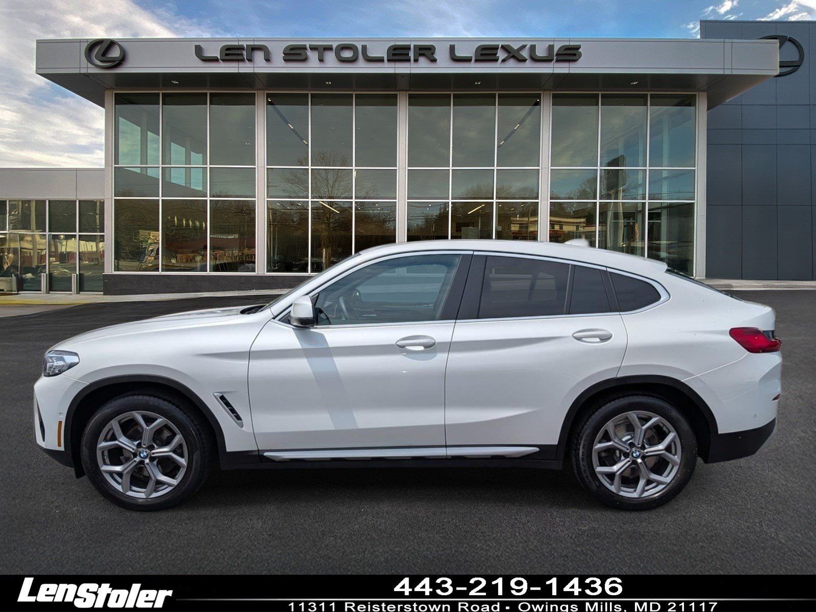 Used 2024 BMW X4 xDrive30i w/ Parking Assistance Package AWD/4WD image 6