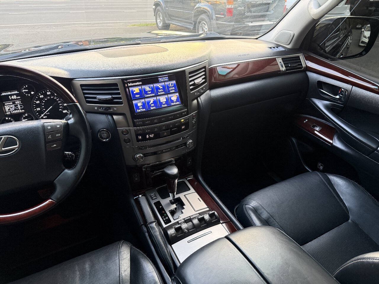 Used 2014 Lexus LX 570 4WD image 21
