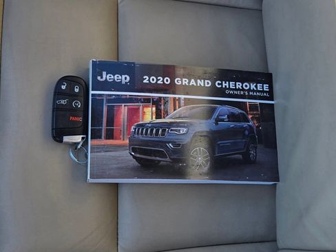 Used 2020 Jeep Grand Cherokee Limited AWD/4WD image 11