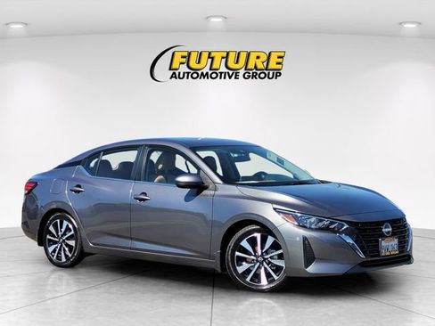 Used 2025 Nissan Sentra SV w/ SV Premium Package FWD image 1