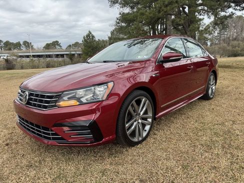 Used 2017 Volkswagen Passat 1.8T R-Line FWD image 2