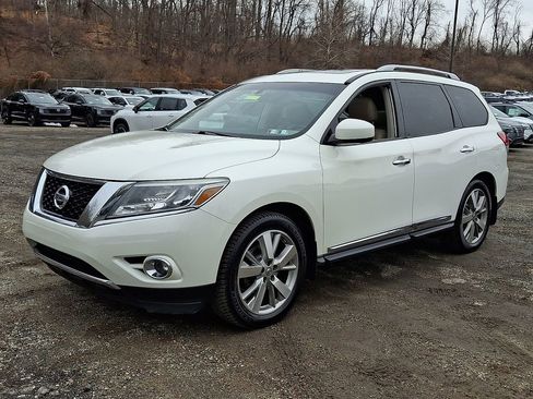 Used 2016 Nissan Pathfinder Platinum image 3