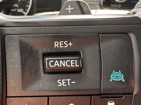 Used 2025 Nissan Rogue SV AWD/4WD image 8