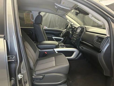 Used 2024 Nissan Titan SV w/ SV Convenience Package AWD/4WD image 15