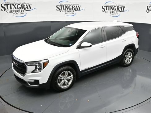 Used 2024 GMC Terrain SLE FWD image 11