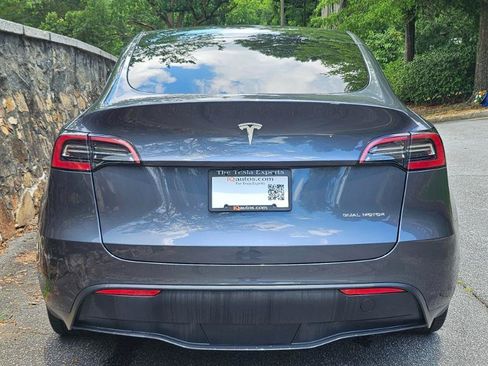 Used 2023 Tesla Model Y Long Range AWD/4WD image 9