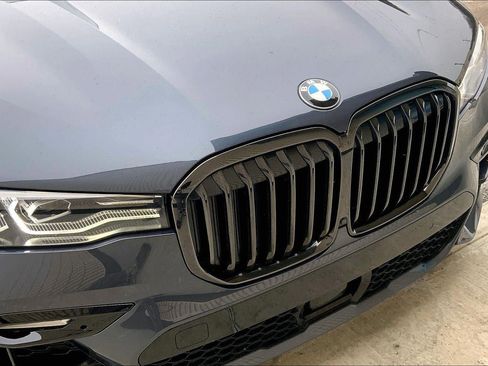 Used 2022 BMW X7 xDrive40i w/ M Sport Package image 29