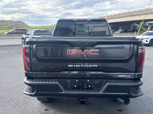 New 2026 GMC Sierra 2500 AT4 w/ AT4 Premium Plus Package AWD/4WD image 4