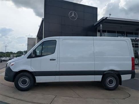 Used 2025 Mercedes-Benz Sprinter 2500 image 4