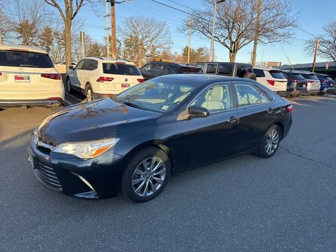 Used 2015 Toyota Camry XLE image 5
