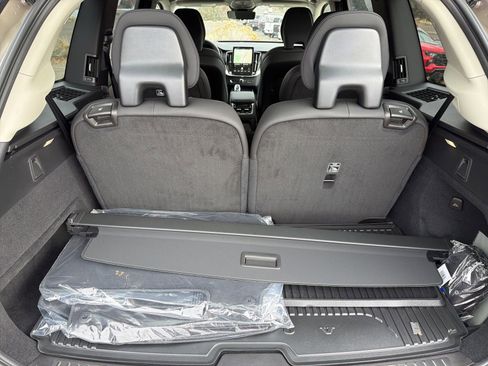 New 2026 Volvo XC90 T8 Plus w/ Protection Package Premier AWD/4WD image 25