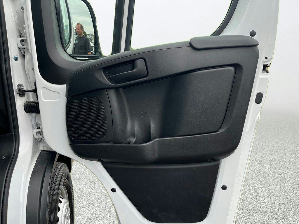 Used 2025 RAM ProMaster 2500 w/ U-Haul Equipment Group FWD image 11